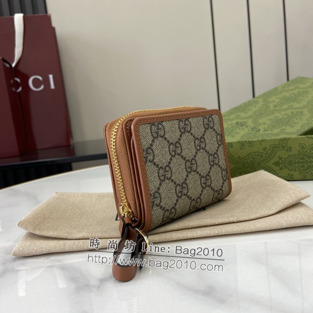 Gucci專櫃古馳最新款Emblem系列飾包帶卡片夾零錢包 jh2414型號：819131